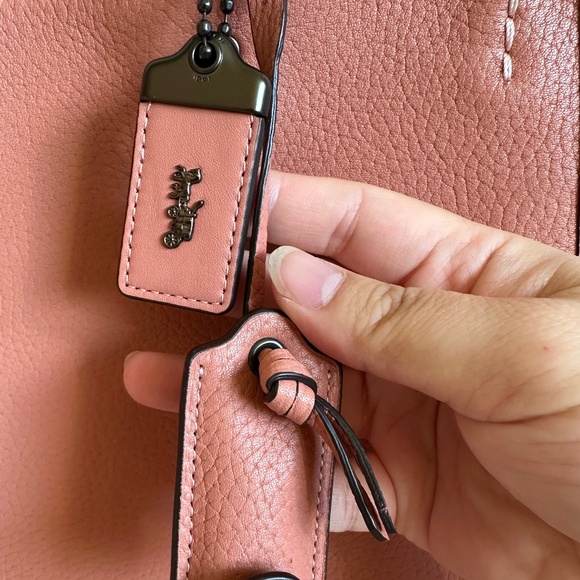 NWT Coach 1941 1st Generation Rogue 30 In Melon Glovetanned Pebble Leather 38124 - Picture 13 of 15